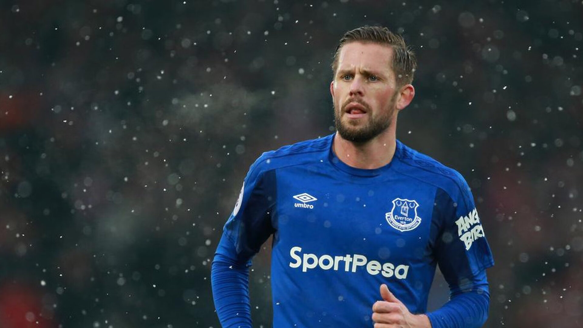 北京鸭关键战役中坚持团队协作稳住局势