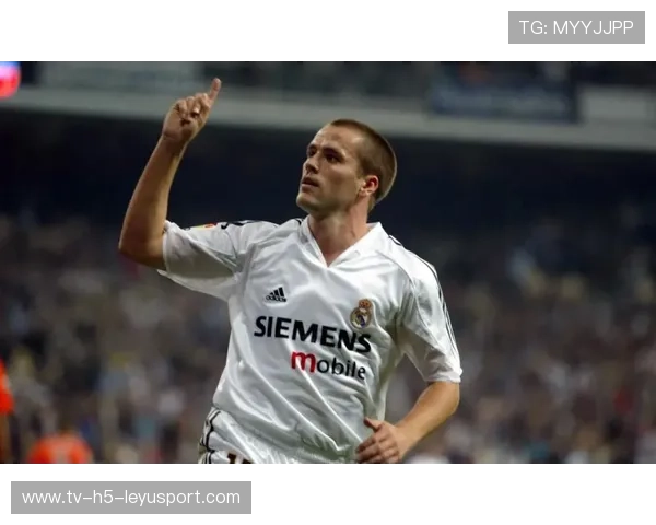 贝林厄姆禁区内铲射接应维尼修斯传中