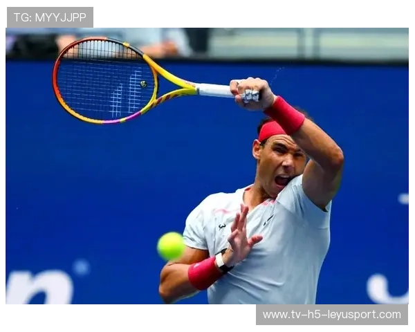 职业网球运动员针对特定发球类型的移动反应预判训练